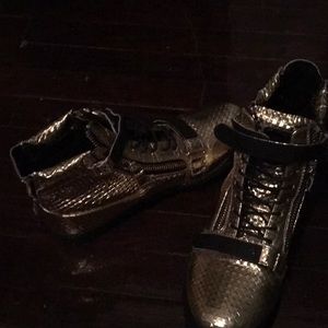 J75 shoes